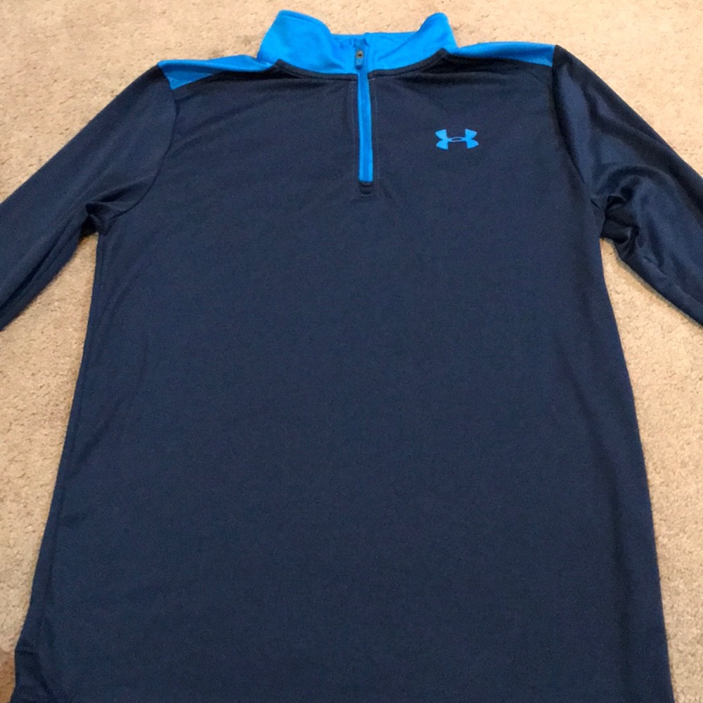 Long sleeve boys youth XL under Armour heat gear